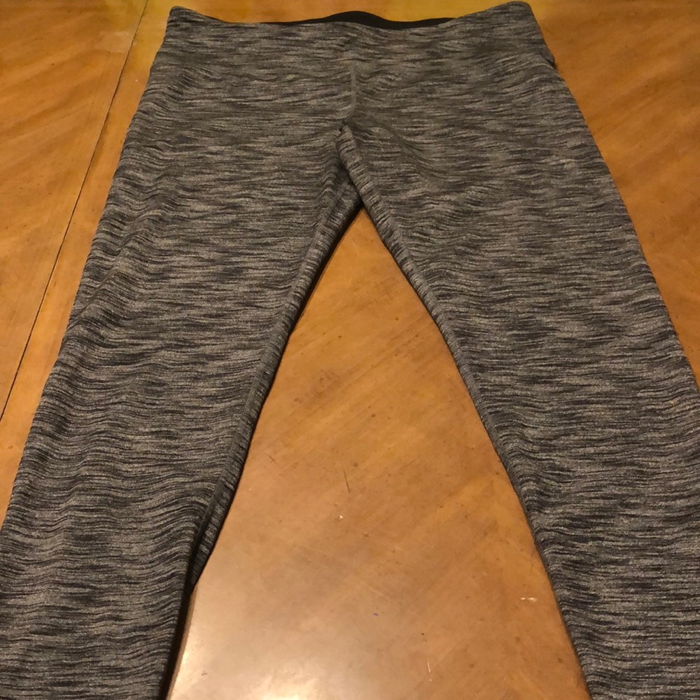 Striped workout leggings